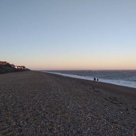 Superior 6 Berth Holiday Home In Suffolk Saxmundham Ngoại thất bức ảnh